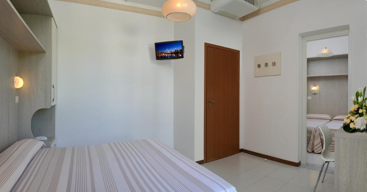 Hotel Suisse Milano Marittima Exterior foto
