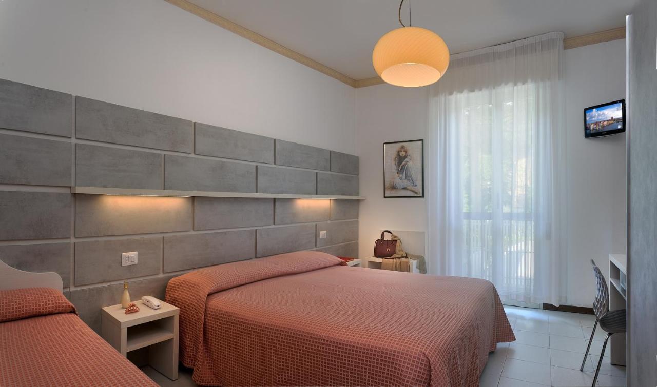 Hotel Suisse Milano Marittima Exterior foto